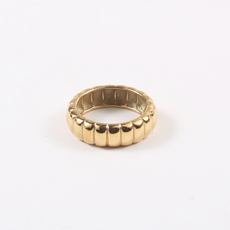 Anello in lega dorata con finitura scanalata - Aureen
