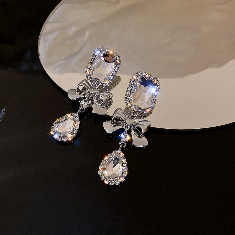 Gocce dichiarative con fiocco glam - Anika