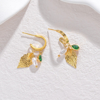 Orecchini a cerchio con charm a foglia di perla - Zuleika