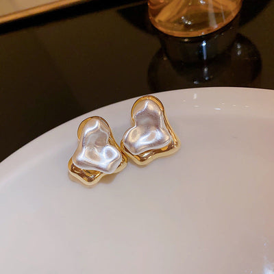 Orecchini a perla scolpita con cuore - Viviana