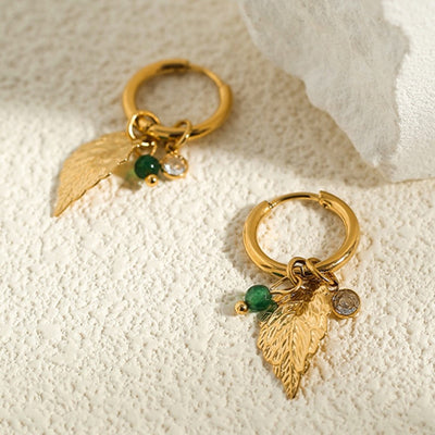 Orecchini a cerchio con charm a foglia di perla - Zuleika