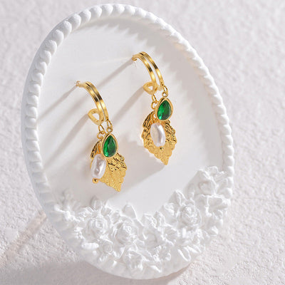 Orecchini a cerchio con charm a foglia di perla - Zuleika