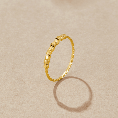 Anello in lega dorata con perline mobili - Alison