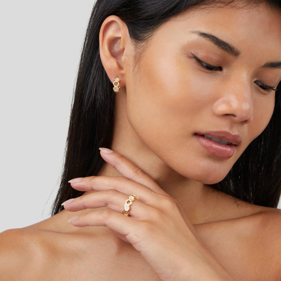 Anello in lega dorata con motivo alveolare - Mirea