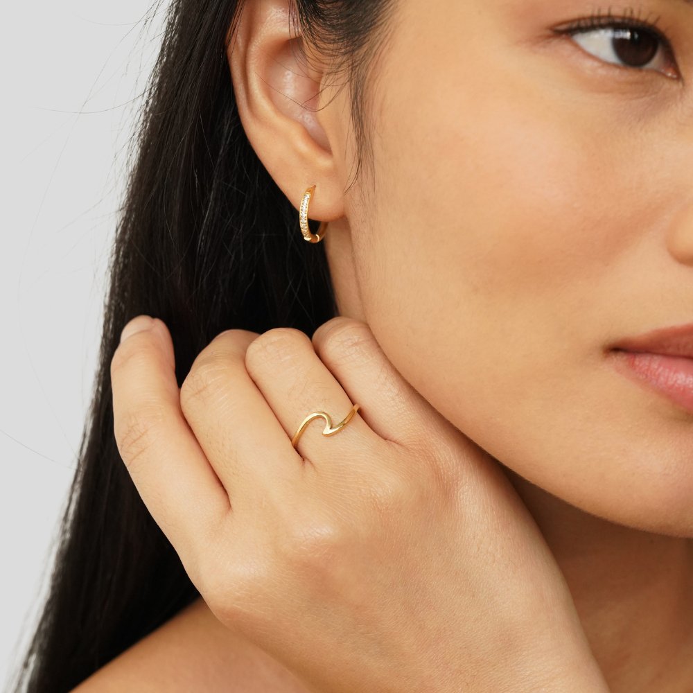 Anello in lega dorata con design ondulato - Imari