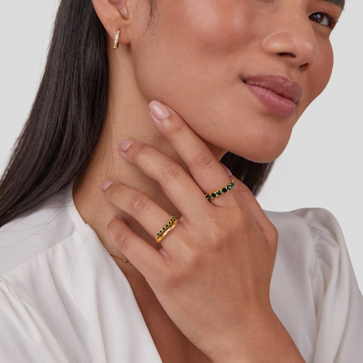 Anello in lega dorata con cristalli verdi - Elaria