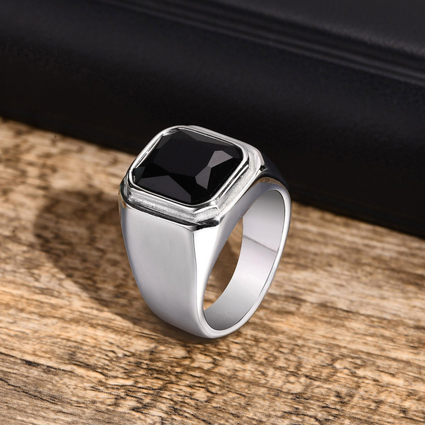 Anello quadrato con pietre nere - Aureus