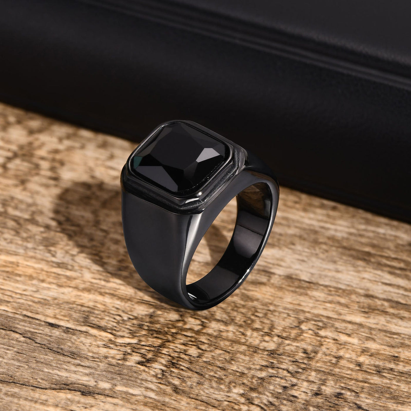 Anello quadrato con pietre nere - Aureus